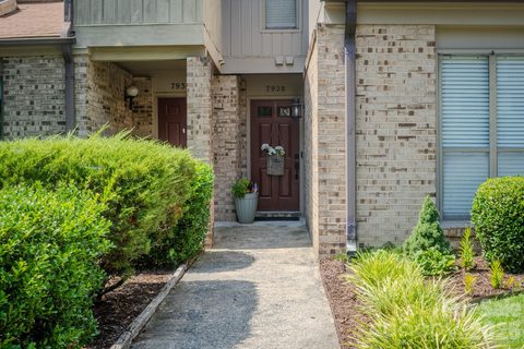 7928 Charter Oak Lane pending townhome in Treva Woods, Charlotte, NC