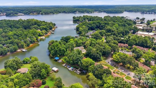 Lake Wylie Woods, Lake Wylie
