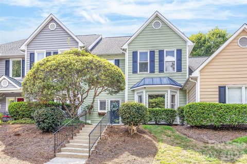5933 Fitzwilliams Lane active home in Bishops Ridge, Charlotte, NC