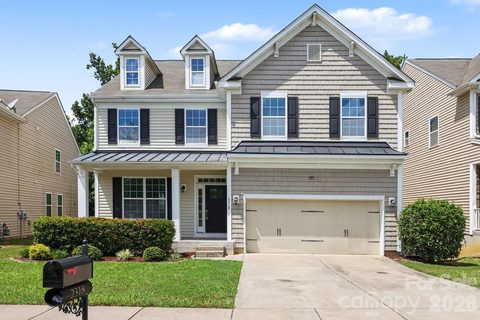 2318 Sonoma Valley Drive active home in Cedar Mill, Charlotte, NC