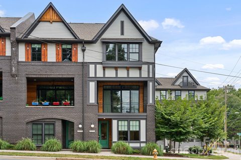 3015 Kalex Court active townhome in 7Th Street Towns, Charlotte, NC