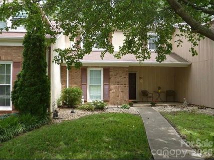 6805 Cabot Circle active townhome in Renaissance On Carmel II, Charlotte, NC