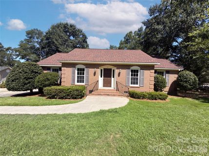 2592 Tully Court active home in Smokerise, Lancaster, SC