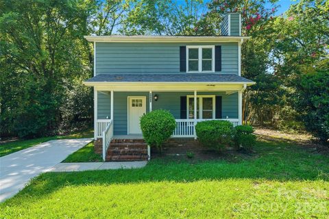 6900 Norchester Court active home in Hickory Ridge, Charlotte, NC