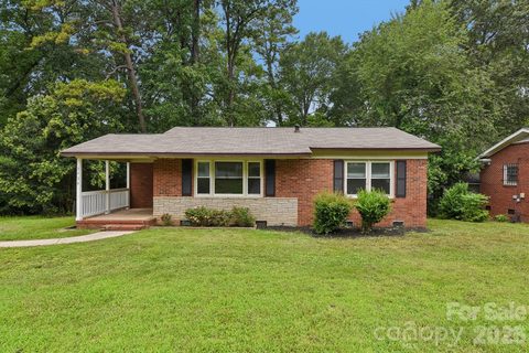 3624 Sargeant Drive active home in Rollingwood, Charlotte, NC
