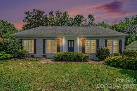 5734 Faulconbridge Road pending home in Birnam Woods, Charlotte, NC