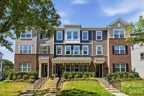 16705 Summers Walk Boulevard active home in Summers Walk, Davidson, NC
