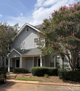 5313 Amity Springs Drive pending condo in Firethorne, Charlotte, NC