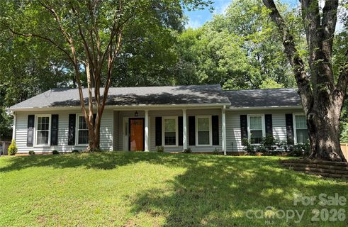 2701 Creekbed Lane active home in Huntingtowne Farms, Charlotte, NC