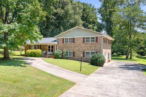 A home in Leewood Acres