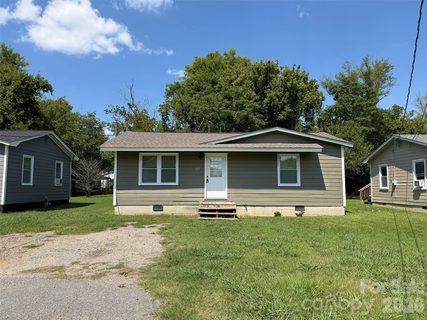 368 Baker Street pending home in Sunset Park, Rock Hill, SC