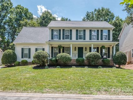 12657 Cardinal Woods Drive pending home in Cardinal Woods, Pineville, NC