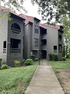 9041 J M Keynes Drive active condo in Lakeshore Village, Charlotte, NC