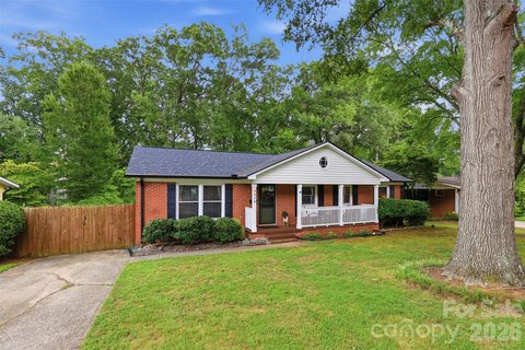 3628 Winterfield Place active home in Sheffield Park, Charlotte, NC