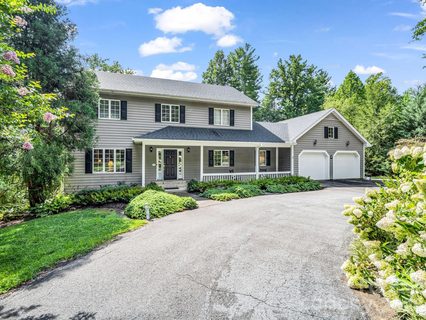 15 Ravenwood Drive active home in Ravenwood Estates, Fletcher, NC