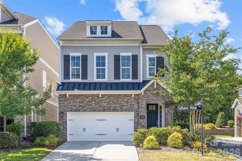 10702 Endhaven Village Drive active home in Greenway Village, Charlotte, NC