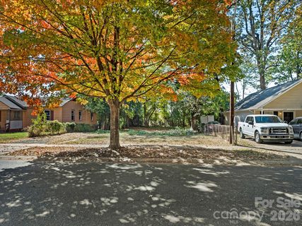 Homes in Lockewood, Charlotte