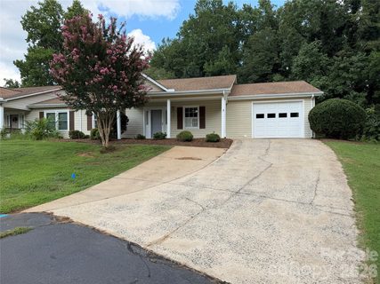 127 Holly Court active home in Eastwood Village, Bostic, NC
