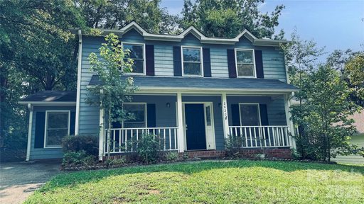 2820 Royal Ridge Lane active home in Idlewild Woods, Charlotte, NC