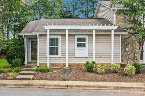 101 Heritage Parkway pending home in Manor Lake, Fort Mill, SC