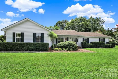 1805 Lillian Lane active home in Pleasant Ridge, Fort Mill, SC