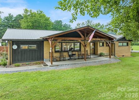 2906 Jonathan Creek Road active home in Mount Valley Estates, Waynesville, NC