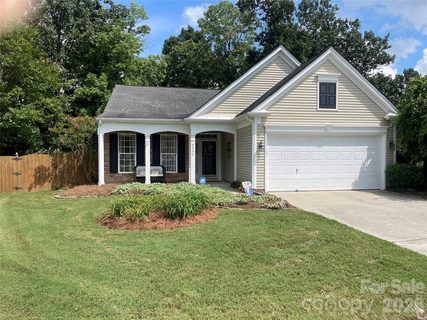 6601 Warbler Wood Court active home in Highland Creek, Charlotte, NC