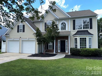 5867 Crimson Oak Court active home in Rocky River Crossing, Harrisburg, NC