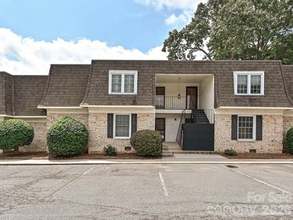 3520 Colony Road active home in Trianon, Charlotte, NC