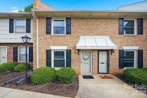 Homes in Ashbrook Condos, Charlotte
