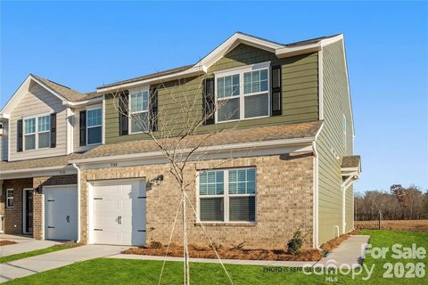 5272 Lashawn Lane pending home in Autumn Brook, Stanley, NC