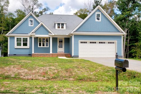 3201 Timber Run Lane active home in Wynswept, Maiden, NC