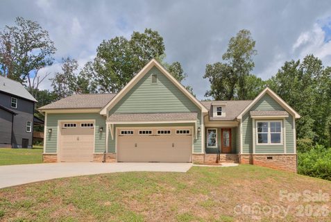 3165 Timber Run Lane active home in Wynswept, Maiden, NC