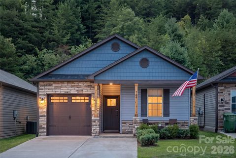 289 Cardwell Lane pending home in Sycamore Cottages, Fletcher, NC