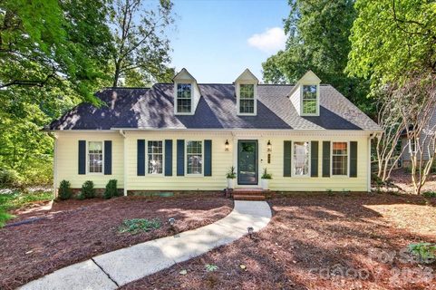 401 Kingsley Drive pending home in Alexander Woods, Charlotte, NC