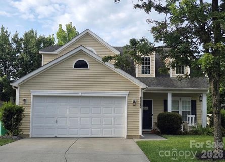 5740 Shining Oak Lane pending home in Eastfield, Charlotte, NC