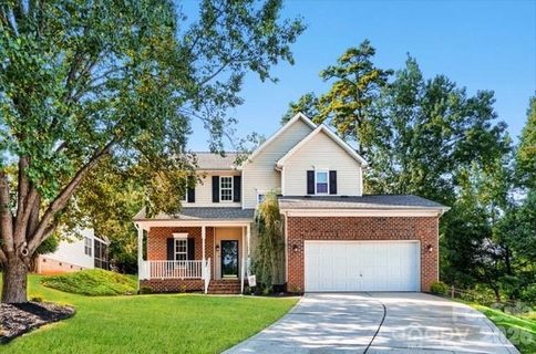 7719 Fairway Mist Court active home in Olde Sycamore, Mint Hill, NC
