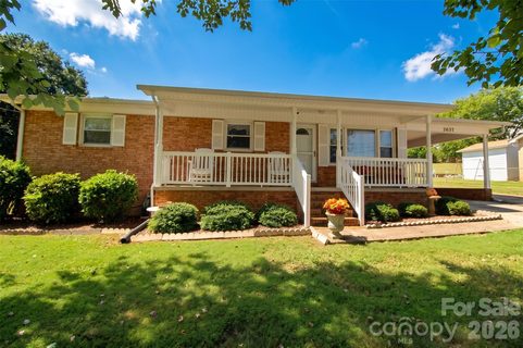2637 Paula Drive pending home in Crestwood, Gastonia, NC