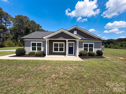 7825 Medlin Road active home in Minor, Monroe, NC
