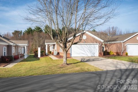11 C Heather Way pending home in Brigadoon, Candler, NC