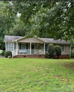 1007 Field Swallow Way active home in Heron Creek, Clover, SC