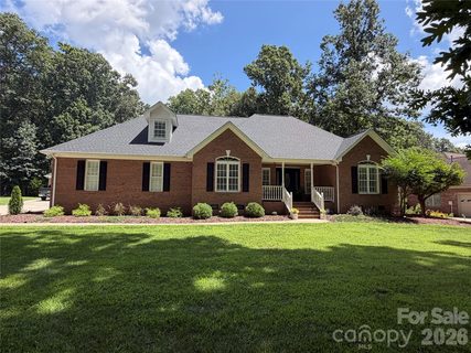 Homes in Maple Bluff, Concord