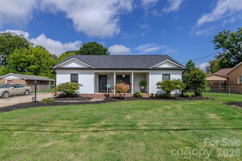 506 S Cansler Street active home in Meadowbrook, Kings Mountain, NC
