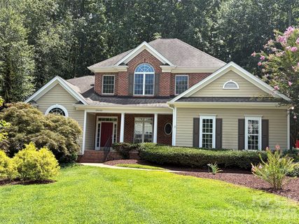 20605 Autumn Breeze Court pending home in Town Heights, Cornelius, NC