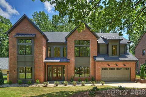 2409 Brandermill Place active home in Brandermill, Charlotte, NC