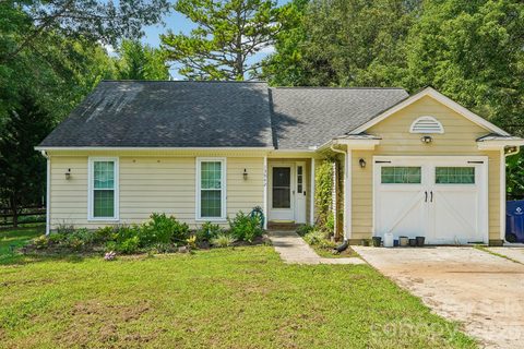 Homes in Danby, Pineville