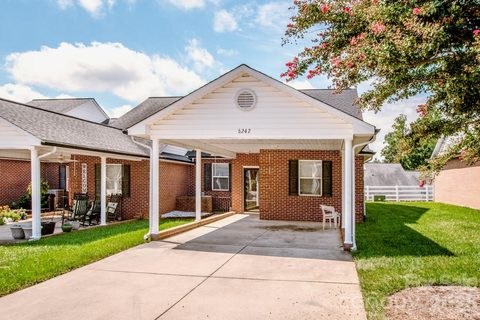 6242 Orchid Court pending townhome in The Terraces, Denver, NC