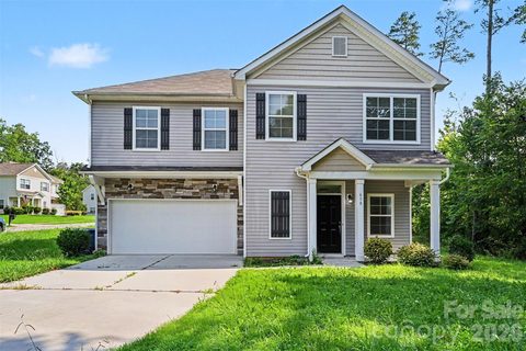 618 Oak Brook Drive active home in Oakview Commons, Salisbury, NC