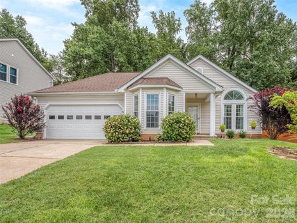 4522 Avalon Forest Lane active home in Devonshire, Charlotte, NC