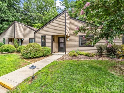 7 Woodlands Drive active townhome in The Woodlands, Black Mountain, NC